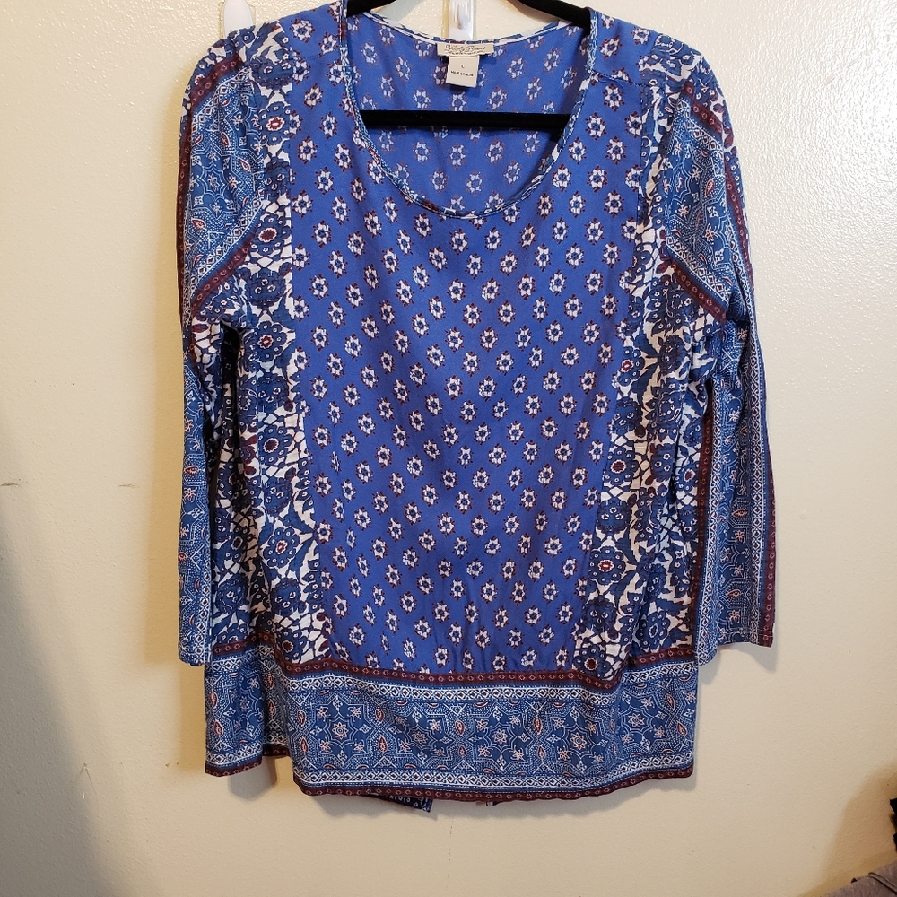 Lucky Brand gorgeous blue top